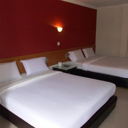 Lotus Hotel Johor Bahru Buitenkant foto