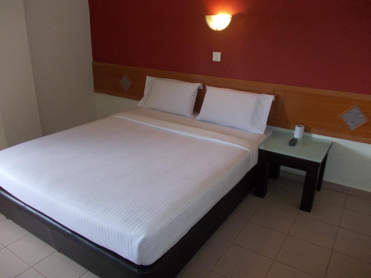 Lotus Hotel Johor Bahru Buitenkant foto