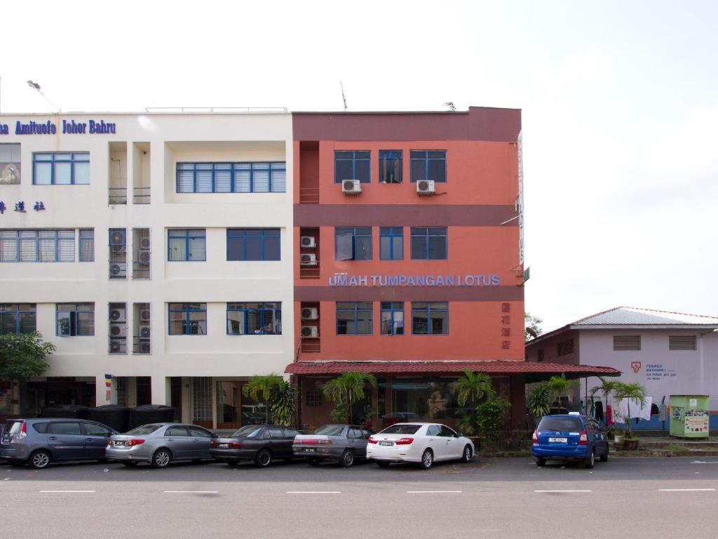 Lotus Hotel Johor Bahru Buitenkant foto